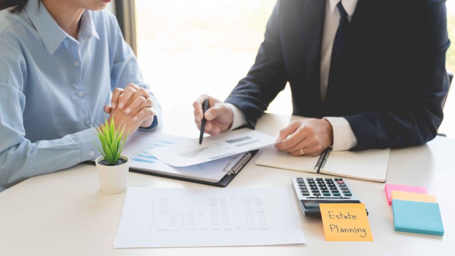 Déclarer un décès à Arès ou Lège-Cap-Ferret : étapes, documents et démarches en Gironde