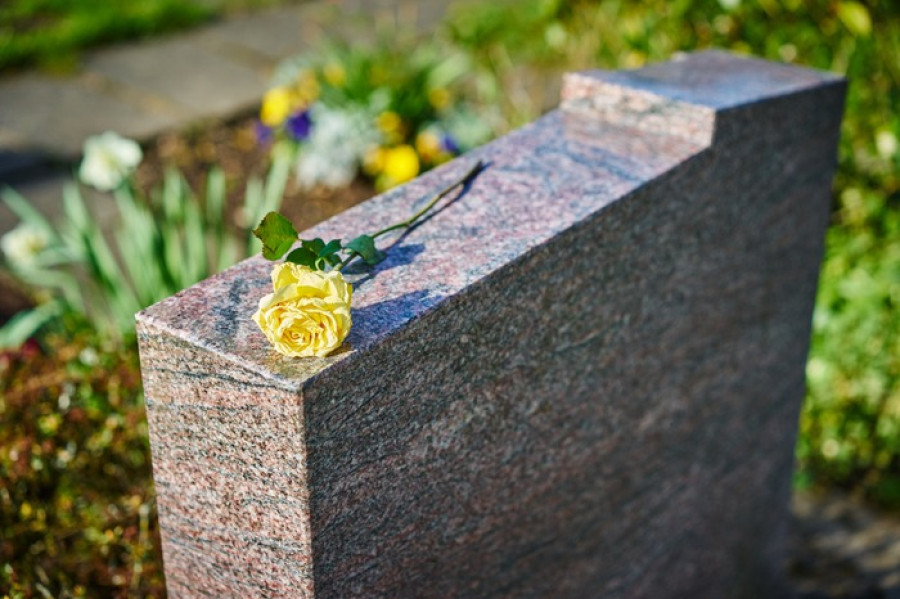Monument funéraire : un hommage durable et symbolique